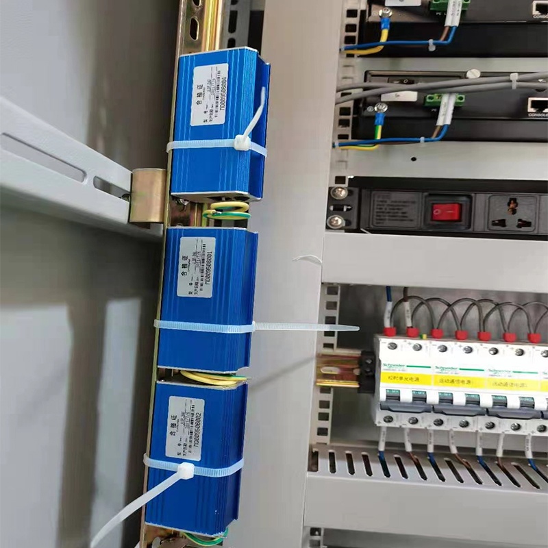 Sinyal aşırı gerilim koruma cihazları neden temel enerji dağıtım elemanı olarak varistörler yerine genellikle gaz deşarj tüpleri kullanır?